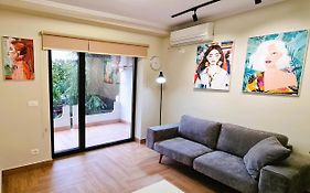 2V1 - Center Apartment 1