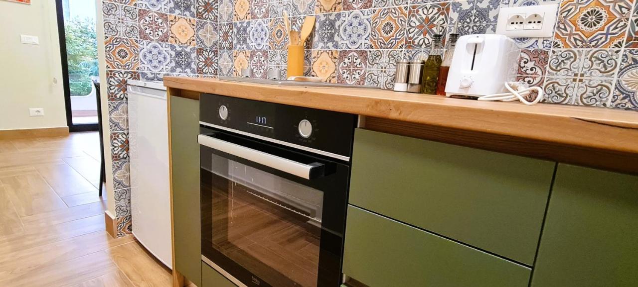 2V1 - Center Apartment 1 Tirana Zewnętrze zdjęcie