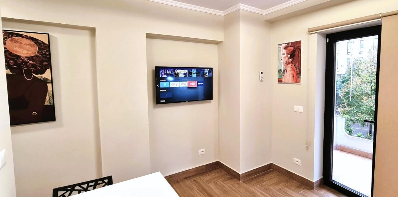 2V1 - Center Apartment 1 Tirana Zewnętrze zdjęcie