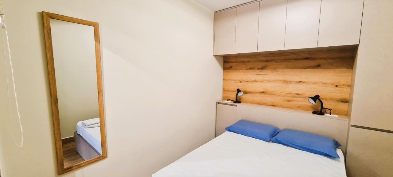2V1 - Center Apartment 1 Tirana Zewnętrze zdjęcie