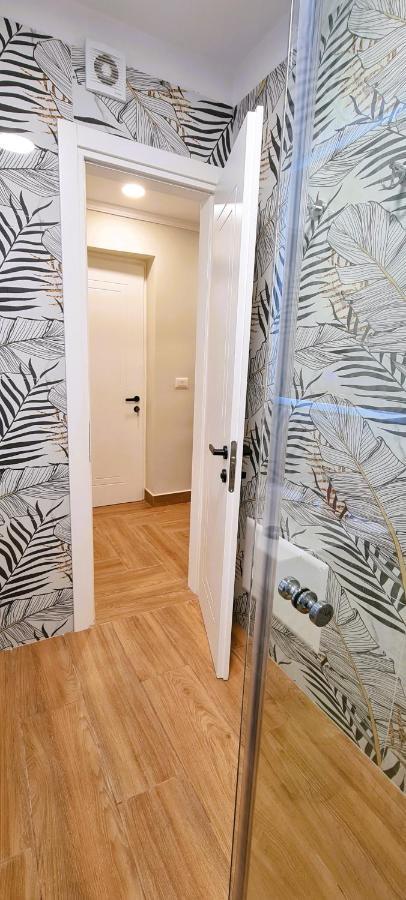 2V1 - Center Apartment 1 Tirana Zewnętrze zdjęcie