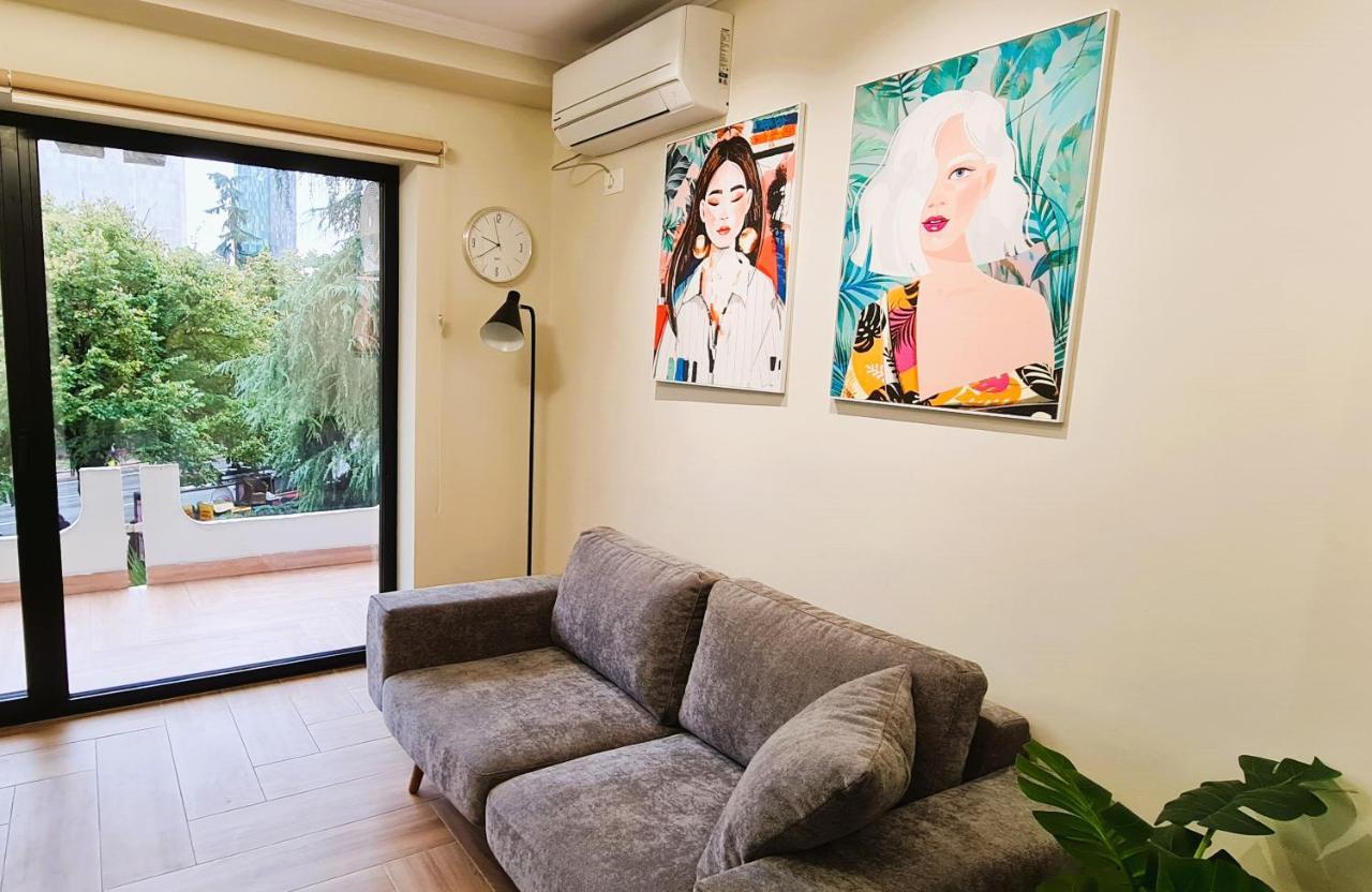 2V1 - Center Apartment 1 Tirana Zewnętrze zdjęcie