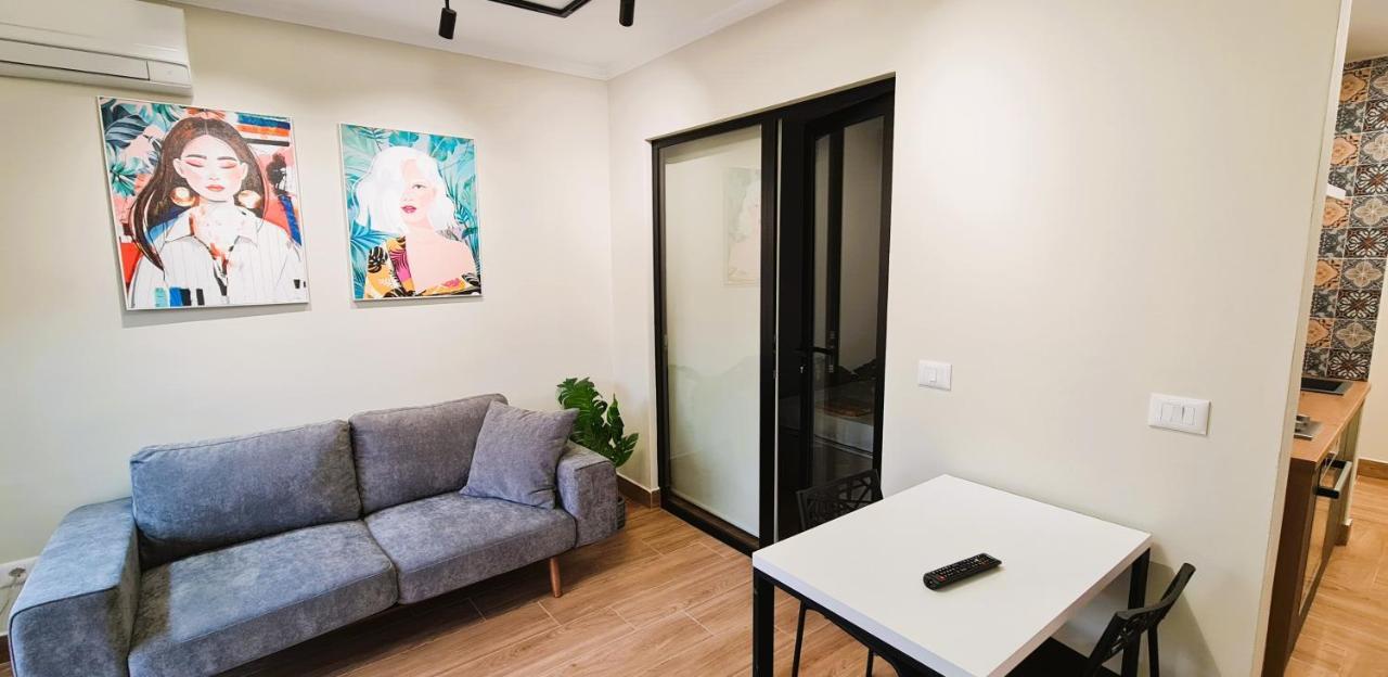 2V1 - Center Apartment 1 Tirana Zewnętrze zdjęcie